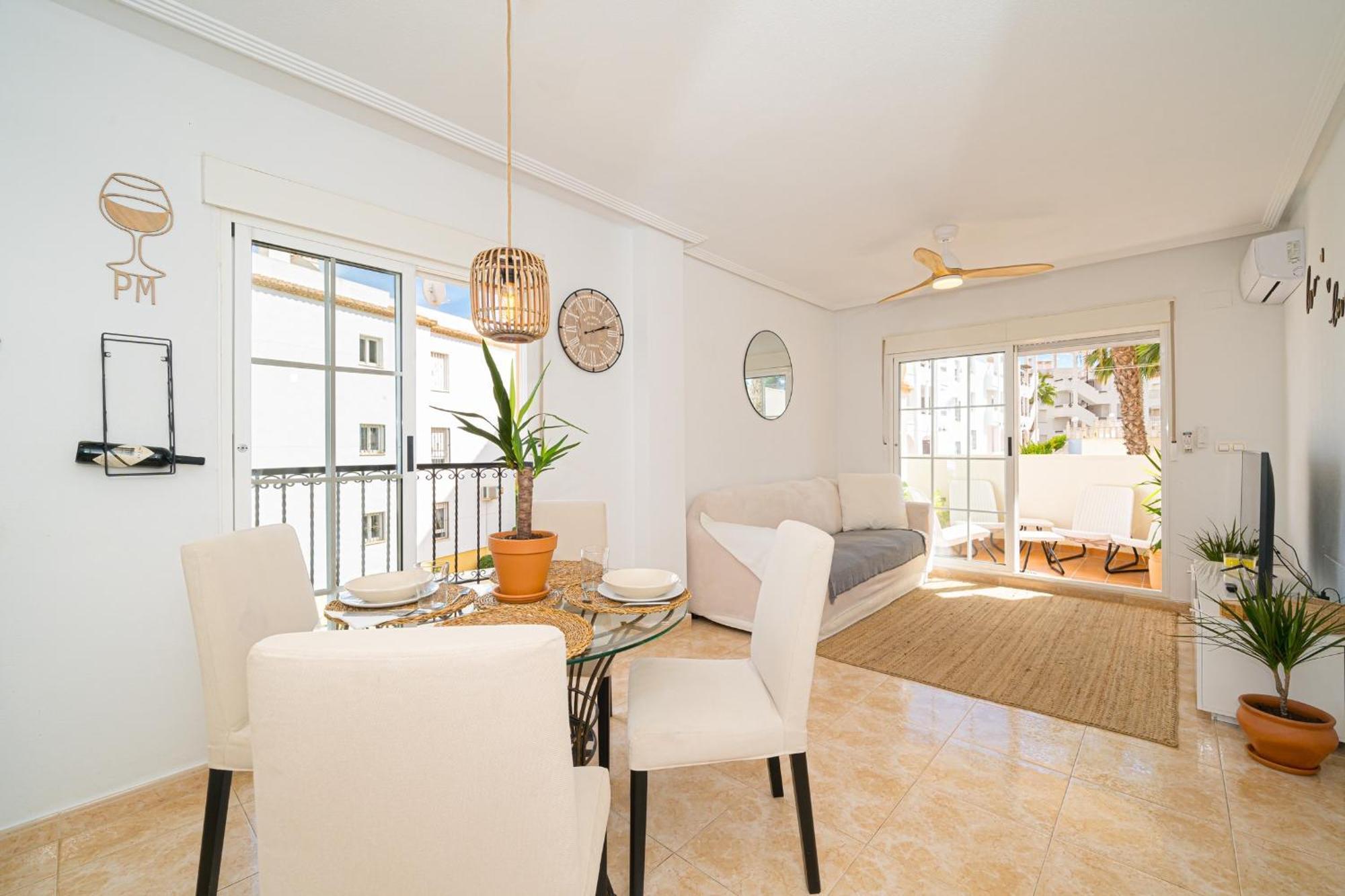 Apartment. Excellent Location For Golfers, Cyclists And Hikers Apartment Villamartin (Valencia)